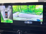 【アラウンドビューモニター】専用のカメラにより、上から見下ろしたような視点で360度クルマの周囲を確認することができます☆縦列駐車や幅寄せ時に活躍してくれます♪