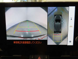 【パノラミックビューモニター】クルマを真上から見下ろした視点で駐車をサポートします!クルマの斜め後ろや真横など、いち早く障害物に気が付くことができます