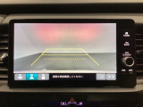 バックでの車庫入れも安心です! リアカメラが付いているバックモニター付のナビを装備しております。バンパーについているソナーや、操作線もついており距離感も画面から確認できます。