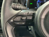 ステアリングにオーディオ操作スイッチが付いています。オーディオ画面に直接タッチしなくても操作が出来ますので、運転に集中できます。