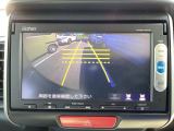 バックモニター付きで、車庫入れやバック時の後方確認をサポート。