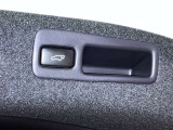 【パワーバックドア】ボタンを押すだけで自動でバックドアの開閉ができます☆