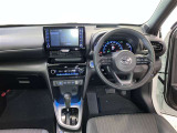 運転席周りのレイアウトをご覧ください。ナビゲーションが綺麗に装着されすっきり収まってますね!