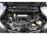 エンジンルームもクリーニング済みです 水平対向エンジン。SUBARUが理想のパワーユニットとして長年にわたり磨き続けているBOXERエンジン。軽量コンパクトで低重心