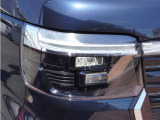 【ヘッドライト】省電力で長寿命の明るく運転しやすいLEDヘッドランプです。明るく照らすので暗い夜道からお客様を守ってくれます。
