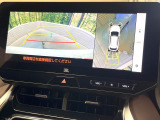 【パノラミックビューモニター】専用のカメラにより、上から見下ろしたような視点で360度クルマの周囲を確認することができます☆縦列駐車や幅寄せ時に活躍してくれます♪