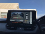 バックガイドモニターで、後方を確認しながら安心して駐車することができます。運転初心者も熟練者も必須の機能ですよ!