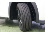 タイヤサイズ215/60R17。