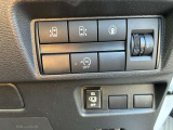 運転席右側に各種スイッチがあります!