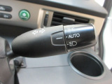 オートライト付きです。手元での操作なしでヘッドライトのON/OFFできます。トンネルでの点灯・消灯忘れ防止に役立ちます。