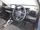 高いホールド性で運転姿勢が安定します。長距離ドライブでも疲れにくいのが魅力です。快適なドライビングライフをお送りください♪