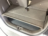 アイデア次第でいろいろな使い方ができる広くて使い勝手のいい荷室。