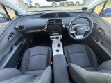 プリウス 1.8 A E-Four 4WD 