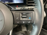 【プロパイロット】高速道でアクセル・ブレーキ・ハンドルをアシスト。運転の負担を軽減します。