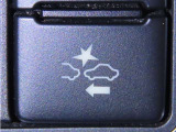 衝突被害軽減ブレーキを装備してます。