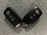 高速道路に乗るときは必需品です。有料道路の料金をキャシュレス ノンストップで通過できます。ETCカードは現在使用中のもので大丈夫です。