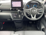 運転席周りも視界もよくハンドルも軽い取り回しなのですごく運転がしやすい車です。