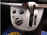 入庫時・販売時・納車前に、弊社基準の68項目に及ぶ点検整備を実施しております。