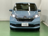 LEDヘッドライトを装備しています。LEDヘッドライトはとても明るく、雨の日や夜間走行も安全・安心です。オートライトコントロール付きで周囲の明るさに応じて自動で点灯・消灯します