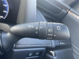 【オートライト(AUTO)】外の明るさをシステムが感知して、自動でヘッドライトが点灯します!ヘッドライトをつけ忘れを防ぐ便利機能です。
