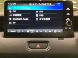 多機能と操作のしやすさを両立した、Honda CONNECT対応のナビディスプレーです。ETC2.0車載器もナビゲーション連動し、スマートフォン用Bluetoothユニット付きです。
