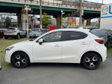純正ホイールカバーで全体的にデザインがまとまっています。車も人も、オシャレはまずは足元からですね。