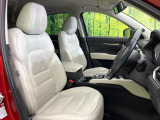 運転席シート廻りは使用感も少なく、良好な状態となっています。丁寧に使われていたことがよくわかりますね。