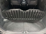 トランク下収納です。