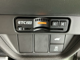ETC2.0装備車です。高速道路の渋滞情報や静止画像提供などをナビとリンクして画面でお知らせします。また、高速道路の一時退出対象インターでは料金据え置きで一時退出もできます