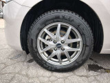 タイヤ溝は7mm残っていますので、まだまだ使えます。タイヤの溝が浅くなると、ハンドルやブレーキが効かなくなり、走行に危険が及ぶ恐れがありますのでご注意を!