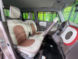 運転席シート廻りは使用感も少なく、良好な状態となっています。丁寧に使われていたことがよくわかりますね。