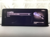 ハンドル操作をアシストすることにより車線からの逸脱回避を支援します。