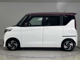 【ユーカーズ浜線へようこそ】屋根付駐車場なので、雨でもゆっくり車をご覧いただけます!当社は、新車、中古車、サービス工場と併設しております。トラブル時も安心です!