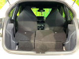 普段のお買い物や通勤、送迎等に十分な荷室スペースを確保しております。セカンドシートを倒すと、大きな荷物の積載も可能です♪
