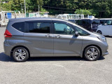 とても便利な【両側電動スライドドア】ドアハンドを少し引くだけでリアドアが自動開閉します。
