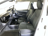 高いホールド性で運転姿勢が安定します。長距離ドライブでも疲れにくいのが魅力です。快適なドライビングライフをお送りください♪