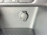 【アクセサリーソケット】車内で様々な電気製品を利用できます。