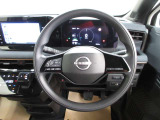 運転が楽しくなる明るく開放的な運転席まわりです。