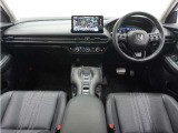 ◆視界広々で非常に運転しやすくロングドライブでも疲れを感じさせないすっきりとまとまったインパネ周りです。