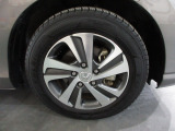 185/65R15インチ純正アルミホイール。 オールシーズンタイヤです。