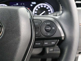 レーダークルーズコントロール作動時に車線維持に必要な運転操作の支援を行う「レーントレーシングアシスト(LTA)」を搭載しています。
