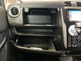 車検証入れになどにも使える便利な収納BOXあります。