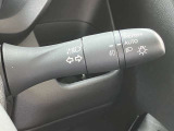 【オートライト】 連続したトンネルや、ライトの消し忘れ防止等、本当に便利機能です!オートのまま、まったくライト操作をしなくていいですよ。