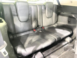 高品質なオリジナルフロアマットもオプションにてご用意しております。お好きなデザインやカラーをお車に合わせて選んでいただくことができます♪