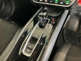 オートブレーキホールド機能付きです☆停車中にブレーキペダルから足を離しても、停車状態が続きます。渋滞、信号待ちの間等、安心です。アクセルを踏めば自動解除され、再発進できます。