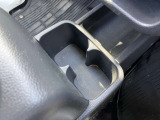 センターコンソールにもドリンクホルダーがあります