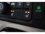 シートヒーター装備付き車!!座席に埋め込まれた電熱線によりシートを暖めることが出来る装備で、温められたシートは、寒い冬には最適です!!