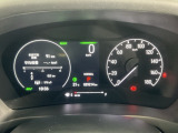 マルチインフォメーションディスプレイです。燃費や走行距離が分かり、半ドアなど車に異常がある際に警告してくれます。