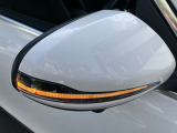 視認性が高い純正ミラーを採用しております。安全に運転が出来る様、一つ一つの部品に拘っているのがメルセデス・ベンツです。