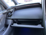 【グローブボックス】大容量のグローブボックスです!!車検証ケース他、日頃使う小物類の収納スペースもたくさんあります!